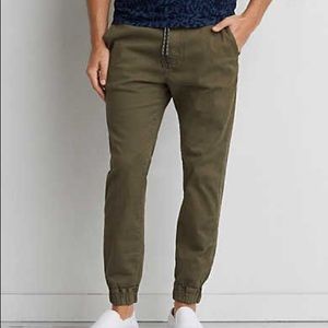 American Eagle Extreme Flex Joggers Olive *NEW*